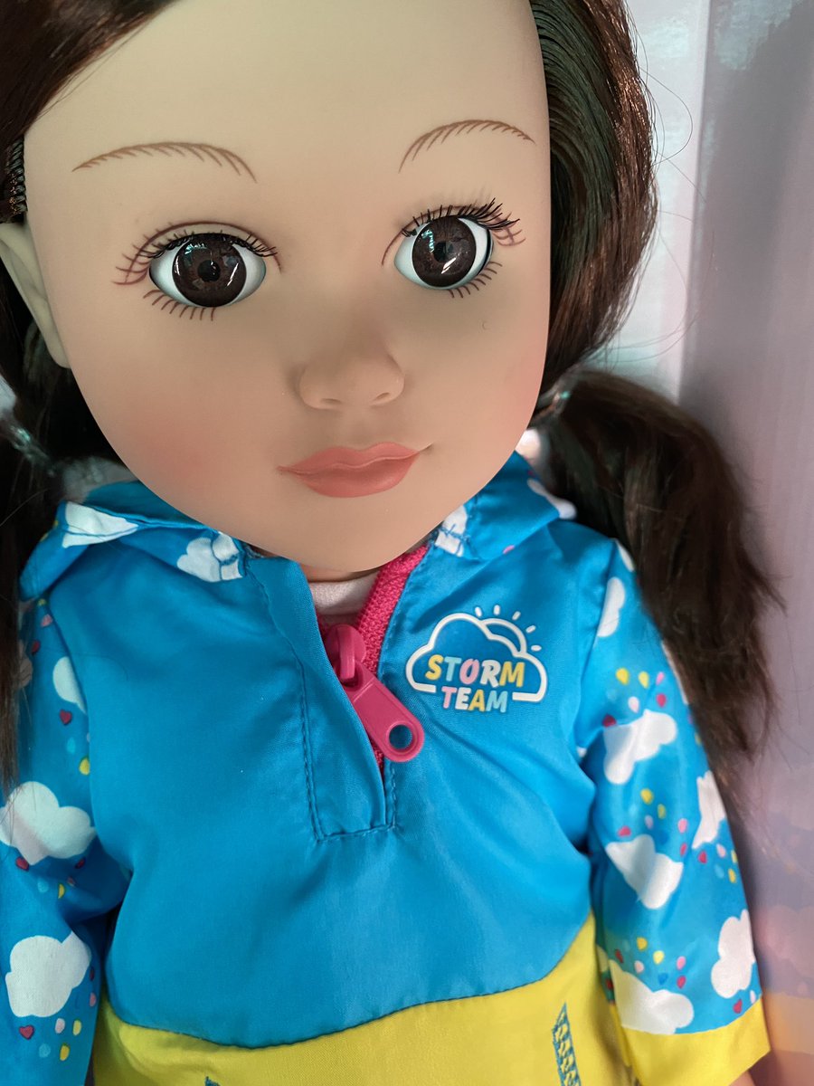 tammiefields's tweet photo. Gearing up for a #toydrive this morning and could NOT resist this 👇🏾 some sweet kiddo is going to be a future @MyNews13Weather expert like @MaureenMcCann13 @MalloryNicholls 💕☔️🎤🎄 https://t.co/TQtR73pCku