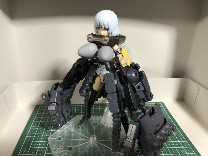 ワイが作ったおっぱいは可動する事に念頭に置いたせいで、形がおざなりになってしまったのよなぁ…2、3枚目みたいなとんがったおっぱいを目指していたのだが…(';ω;`) 