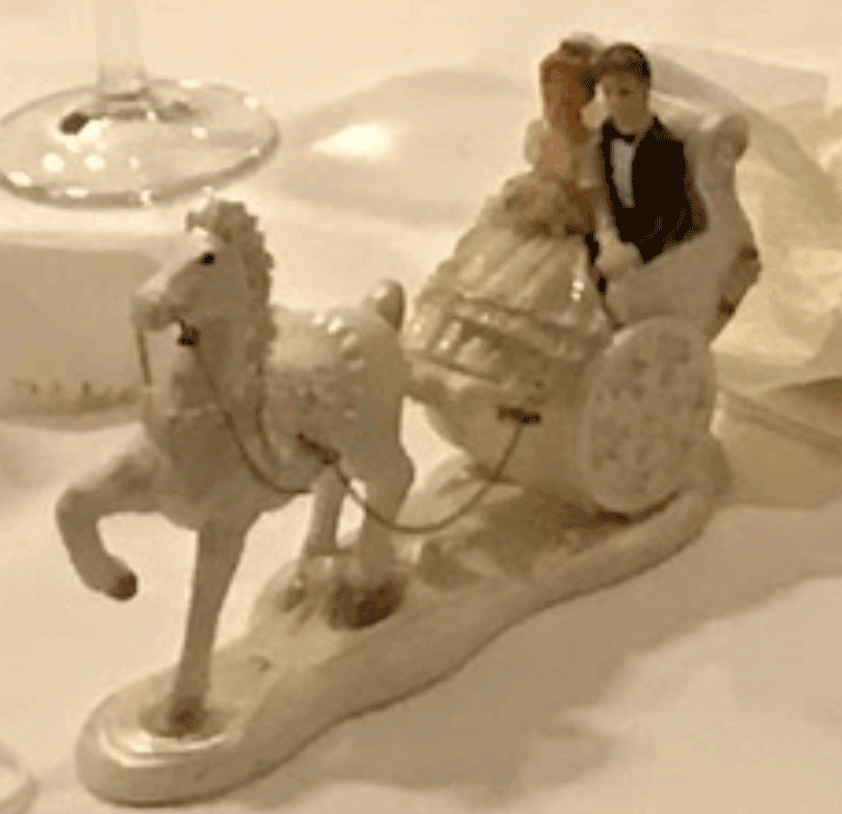 Jedes Jahr wieder extrem wundervoll und überraschend:
Höhepunkte des diesjährigen MFC-Schrottwichteln bei der Weihnachtsfeier