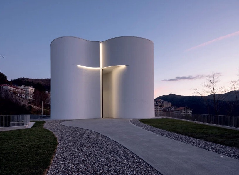 THEFARMparis's tweet photo. 🏛 #ArchiFocus : Mario Cucinella completes monolithic white concrete church in southern Italy
#MPavilion #MAPstudio
♟ Lynne Myers via @designboom
 ••• https://t.co/OdKP2Co1WI https://t.co/GSYCbcfdN5