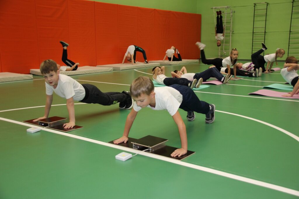 В кинешемских школах №1 и №16 капитально отремонтировали спортивные залы - privpravda.ru/v-kineshemskih…