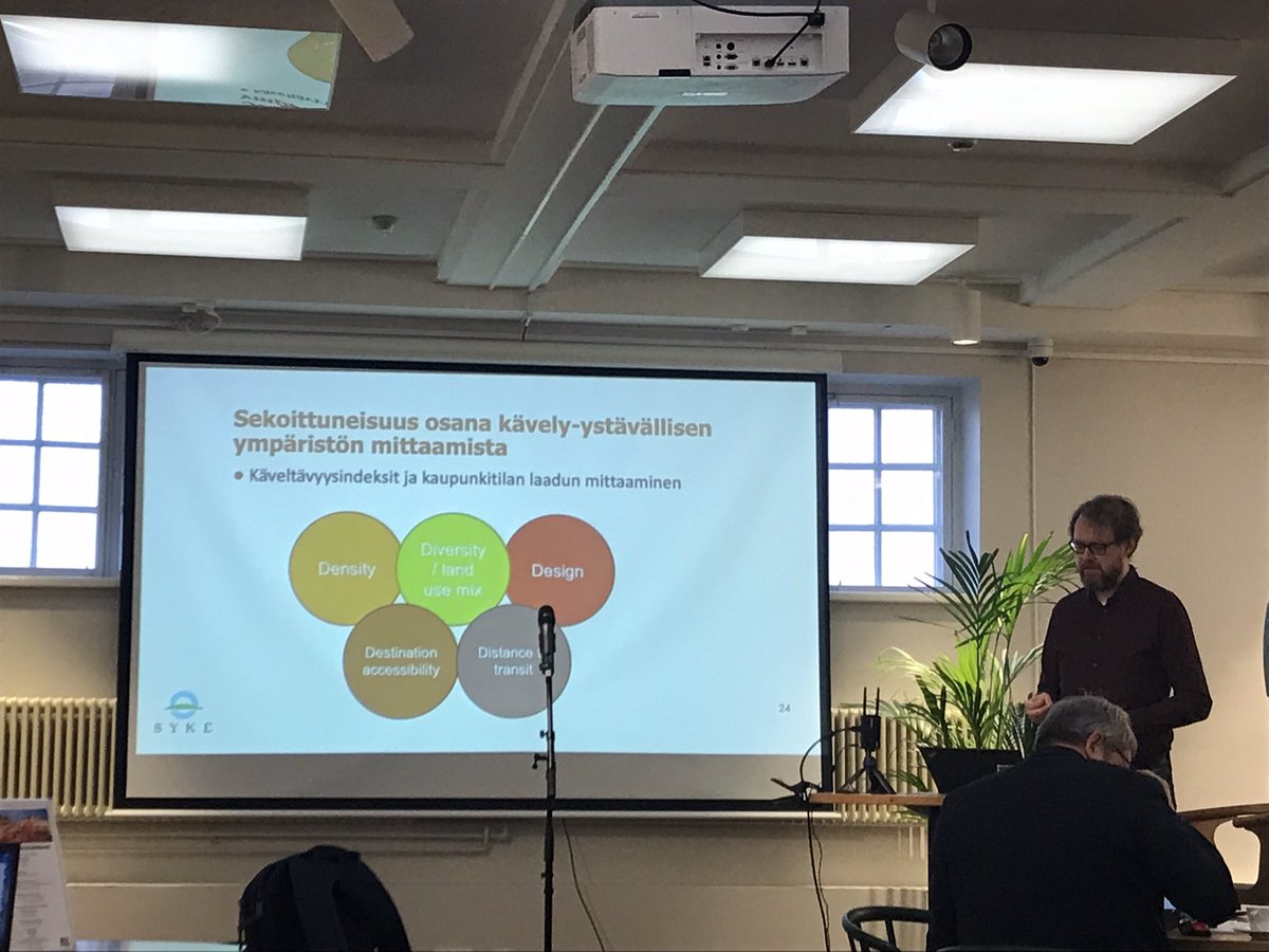 Mikseri-hankkeessa kehitettiin maankäytön sekoittuneisuutta koskevia mittareita. @helminenv kertoo <a href="/MALVerkosto/">MAL-verkosto</a>:n vuosiseminaarissa tuloksista. Alueiden monipuolisuus edistää mm. kävelyä. Kannattaa tutustua hankkeen raporttiin! 👍