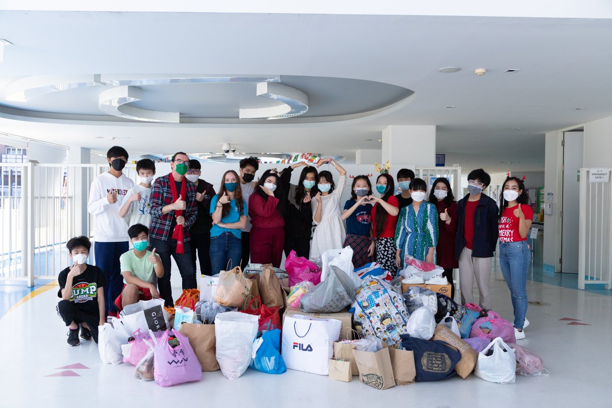 SISBCM's tweet photo. As the weather gets colder in #ChiangMai we all tend to bundle up! However, not everyone has warm clothing to bundle up in. This term, Singapore International School Chiang Mai, #SISBcm, collaborated with Baan Dek Foundation @BaanDekFdn to provide clothing for refugee children. https://t.co/W788BjxnVo