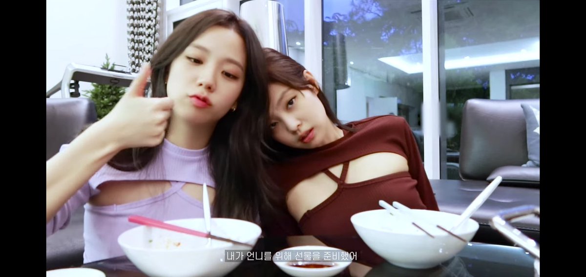 loves_pinks's tweet photo. 😍😍😍😍
#jennyrubbyjaneofficial
#JenSoo #jennie #jisoo
#homemademandu https://t.co/itNrtWfN9e