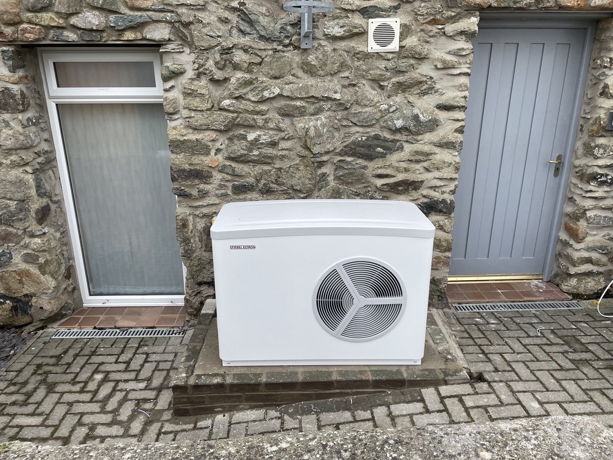 ecosystemswales's tweet photo. No more fossil fuels for the holiday cottages at Llys Llewelyn, entire site now heated by ⁦@stiebeleltronuk⁩  Air source heatpumps after completing last WPL 7 premium on site https://t.co/tofEw8OAXA