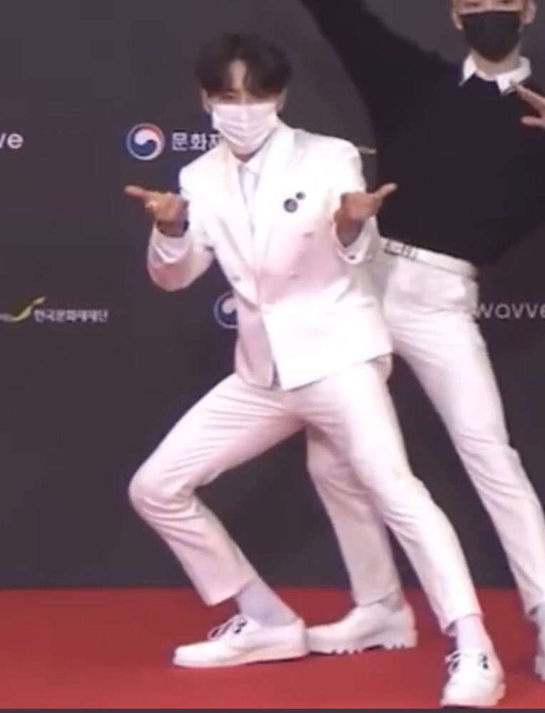 tbzwangdeuls's tweet image. some things never change 😂