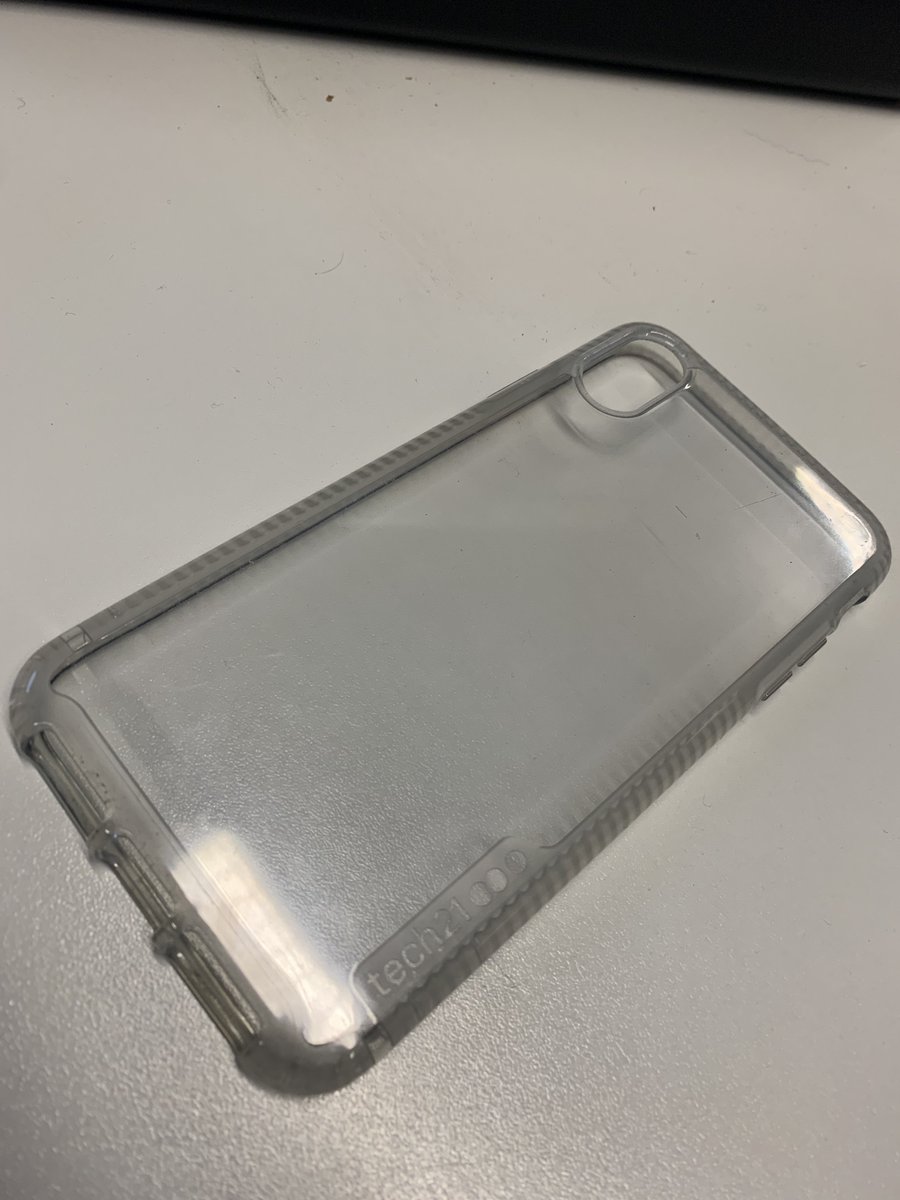 FixxerE's tweet photo. 'tis the season of giving! Get your phone repaired by next Friday and we'll give you a FREE new phone case! https://t.co/WFag7G5eHV