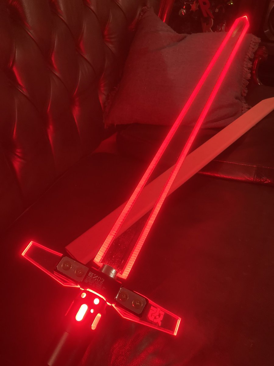 ShinnjouEi's tweet photo. 急遽新潟→長野移動…
この荒天に…
#FantasyEdge
ハンドガード「秋津」
ニューバージョン https://t.co/979nTKs05W