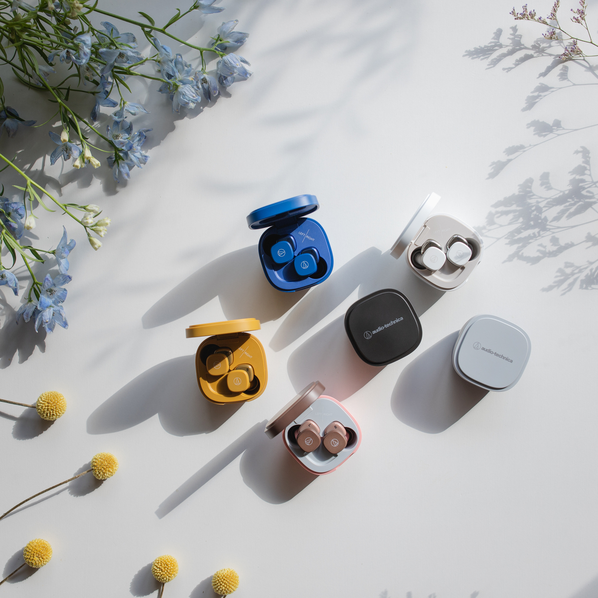 These compact stylish earbuds are the perfect stocking-fillers for music lovers🎄

🚚🎁Free delivery before Christmas 🎁🚚

👉 audio-technica.com/en-gb/ath-sq1tw