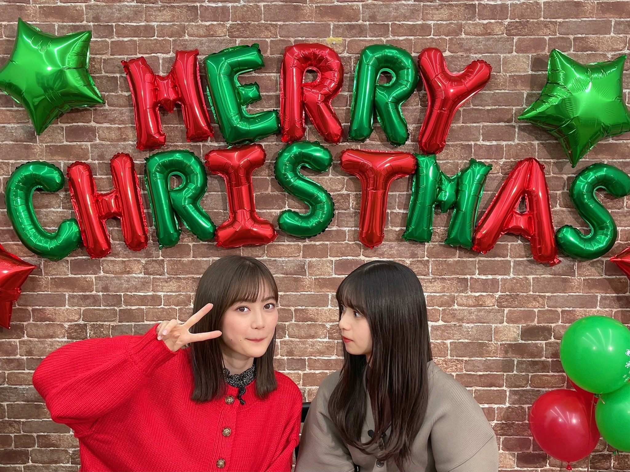 Twitter 上的 乃木坂46 このあと12月17日 金 19 00から 生田絵梨花 乃木坂46卒業記念メモリアルブック カノン 発売記念showroom に 生田絵梨花 が出演いたします 一言で表すと 初恋 だという 齋藤飛鳥 もゲストで登場 みなさま ぜひご覧ください