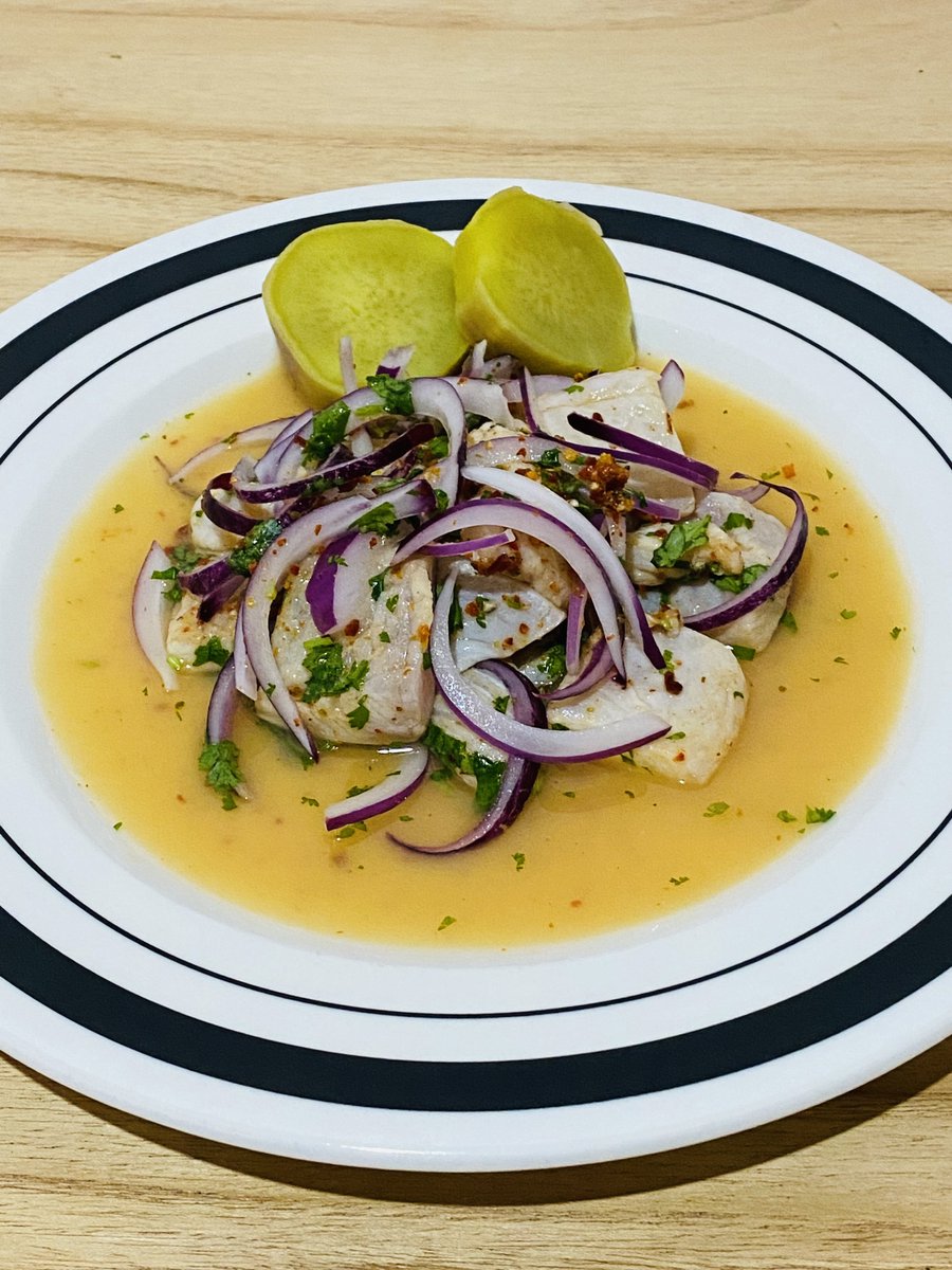 lenguadoSolee's tweet photo. ¡Buena pinta! RT @merluzanegra
lenguado, salmón blanco, cilantro, cebolla, ajo, jengibre, ají picante, pimienta negra, limón y batata https://t.co/nKECCawDFK