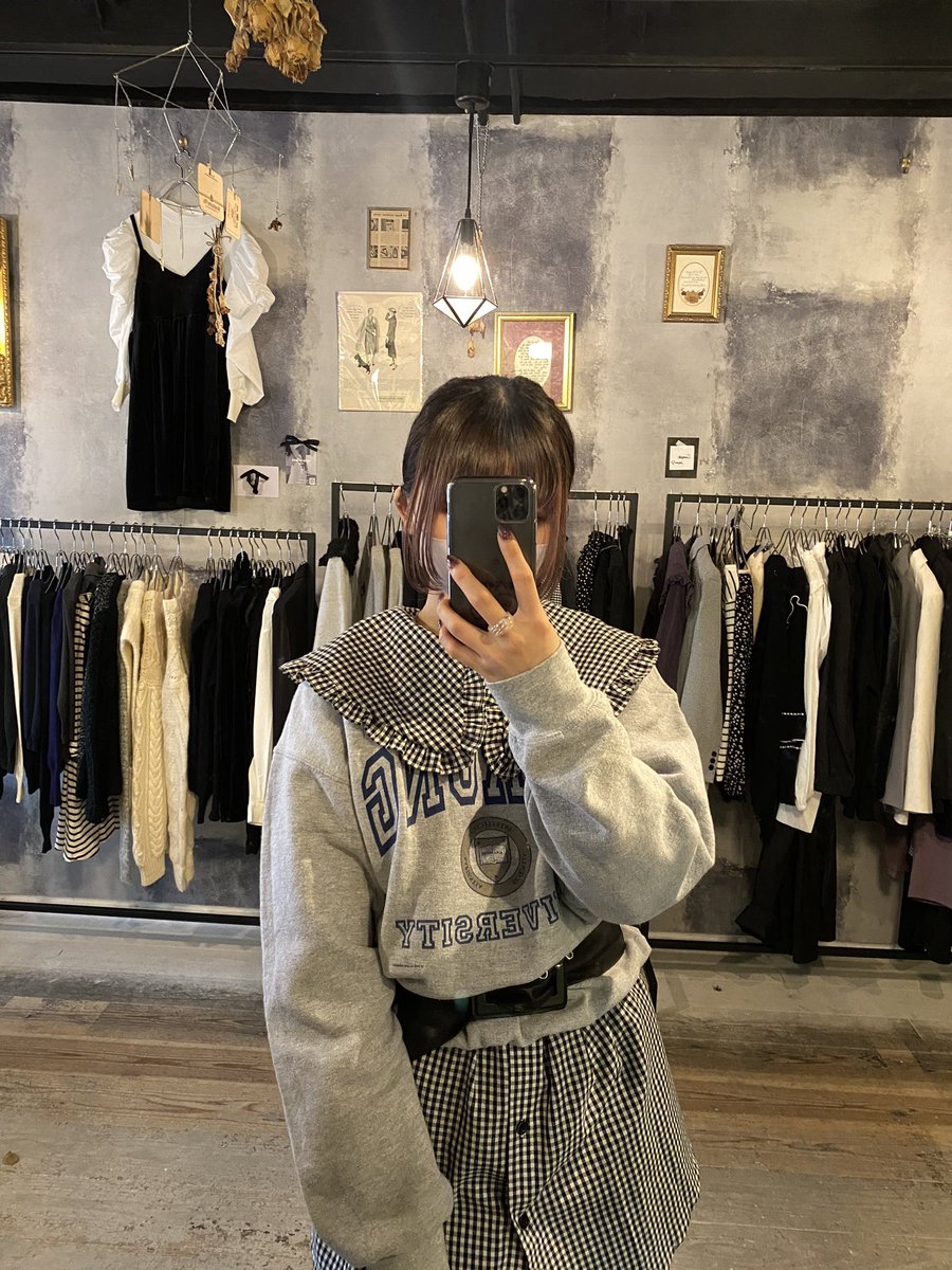 anmna__'s tweet photo. 本日もご来店ありがとうございました！

店頭のトレーナーで着回しコーデを組みました🥰

トレーナー×ニットベストの組み合わせオススメです✨ https://t.co/YhYYY8MOEM