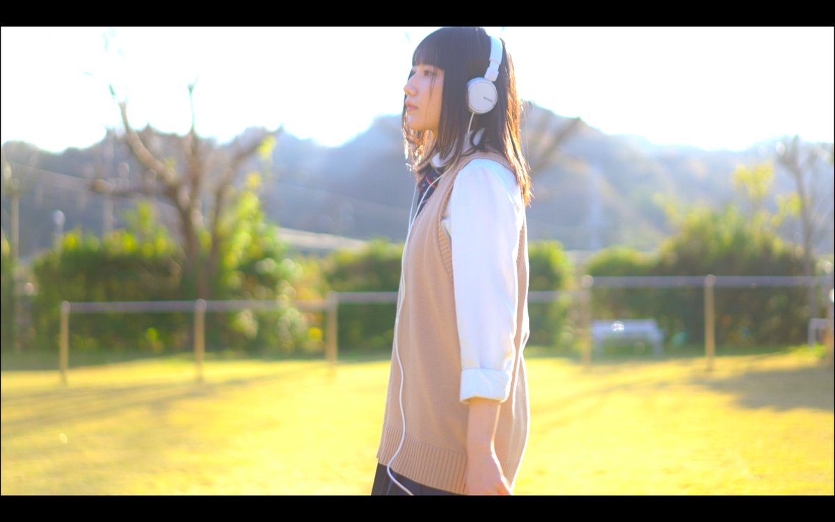 younightgood519's tweet photo. ユーナイトグッド
3rdEP「その線を辿って」より
「空に辿り着くまで」のMVを公開しました🌅

出演：宮尾 緑
　　　ユーナイトグッド

撮影・編集/サポートDr：
鳥越万紀雄（@makio_drums）

"埋まるはずのない空白に立ち向かう"曲です
ぜひ、僕たちが創る物語をご覧ください🏫
https://t.co/hS0SGyl9Pf https://t.co/gN0fPhF5br
