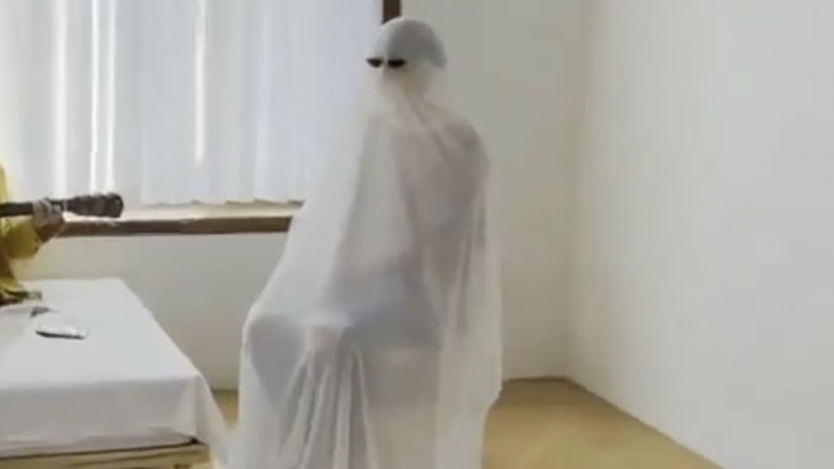 twinkledob's tweet image. I know who’s the real ghost 

@treasuremembers #TREASURE #YOSHI #TREASURE_WEB_DRAMA