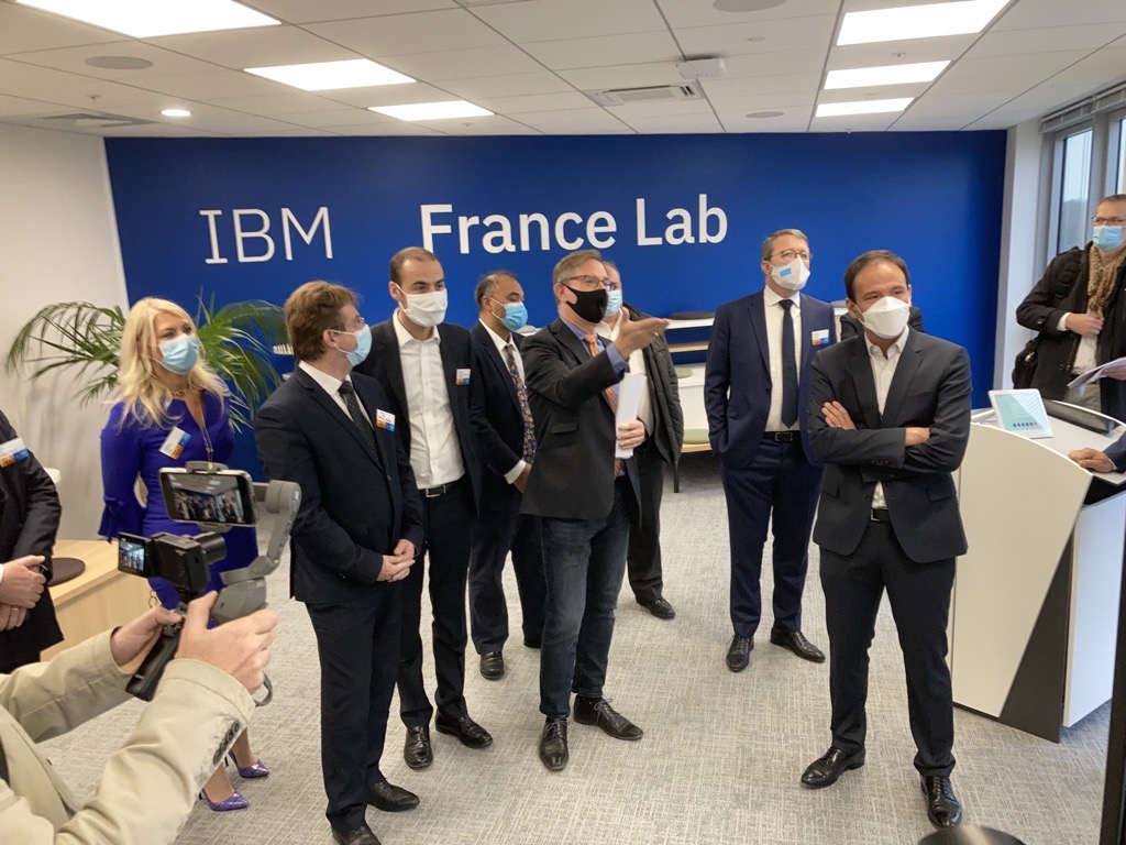 Aujourd'hui a lieu l'inauguration du centre de Co-Innovation IBM Paris-Saclay en présence de <a href="/gdelasteyrie/">Grégoire de Lasteyrie</a> <a href="/Prefet91/">Préfète de l'Essonne 🇫🇷</a> <a href="/kosowski_b/">Béatrice Kosowski</a> <a href="/HarleyDavisPro/">Harley Davis</a>