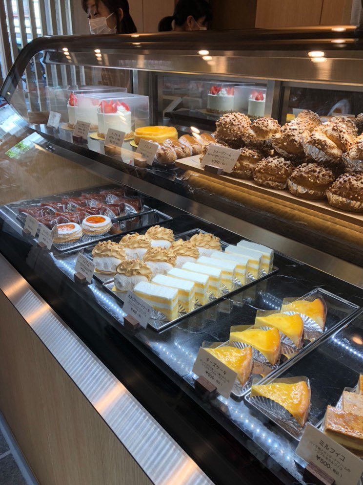 梅小路京都西駅エリアー魅力発信隊ー １１月に七条西大路にオープンしたケーキ屋さん Kimura さんのご紹介です もともと京都 の四条烏丸周辺の有名店だったとのことで １１月にオープンしてから行列ができています ケーキが売り切れてしまうこともある
