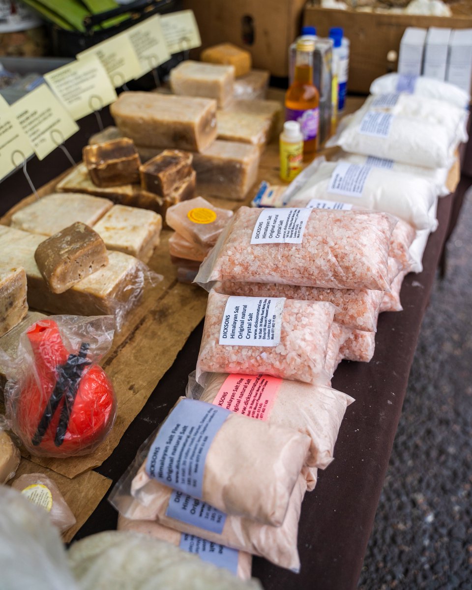 Ridley Road Market (@ridleyrd) on Twitter photo 🎄 With Christmas just around the corner, you might be looking for somewhere you can shop safely to get your last few bits.
Ridley Road Market has a wide variety of goods and is open until 7pm on Wednesday 22nd of December, giving you plenty of time to visit. <a href="/hackneycouncil/">Hackney Council</a> 🎄 With Christmas just around the corner, you might be looking for somewhere you can shop safely to get your last few bits.
Ridley Road Market has a wide variety of goods and is open until 7pm on Wednesday 22nd of December, giving you plenty of time to visit. <a href="/hackneycouncil/">Hackney Council</a>