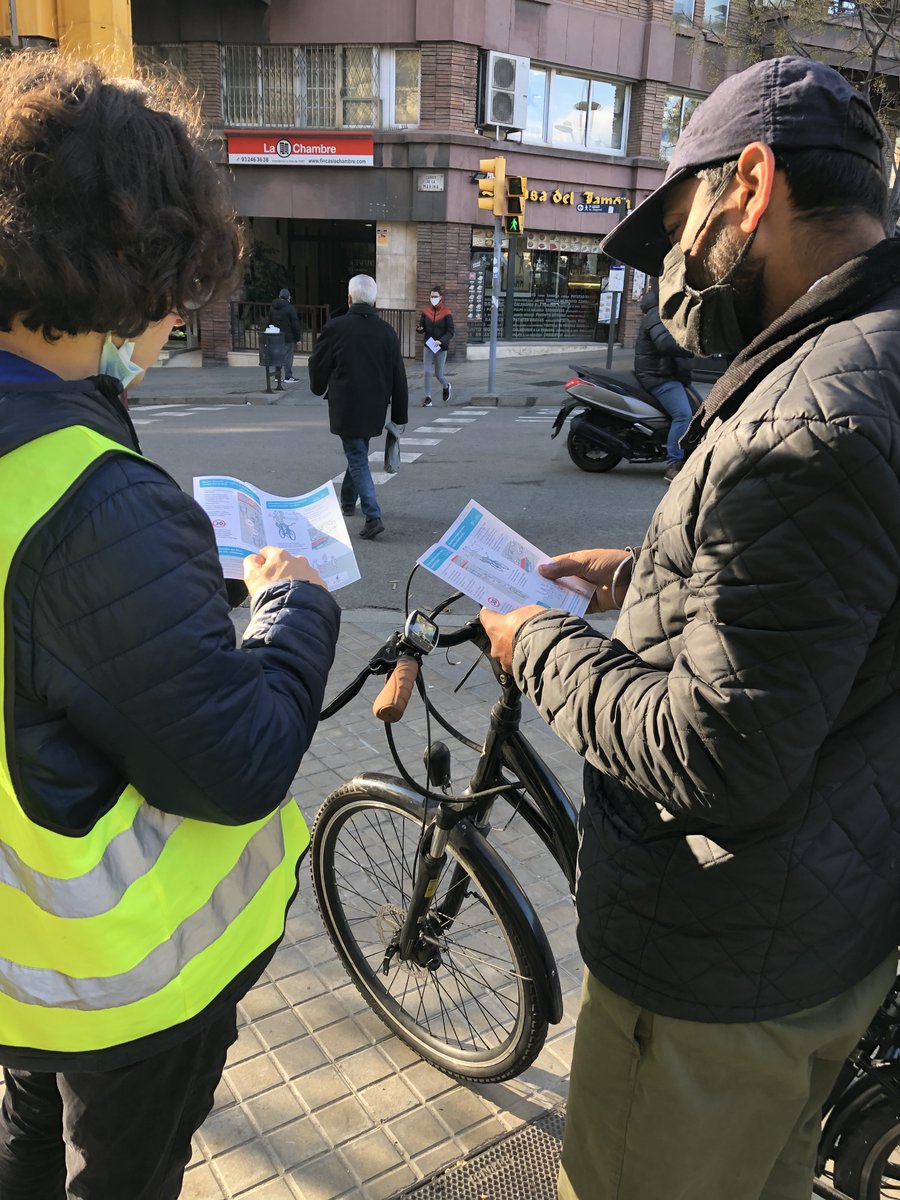 bacc_cat's tweet photo. Una jornada més de la campanya #Bcivisme al districte de @Bcn_Eixample! Recordem la importància de la convivència, el #respectalabici i donar a conèixer els drets i deures de la #bicibcn
Amb el suport de @bcn_ajuntament https://t.co/5LCMo7FYmF