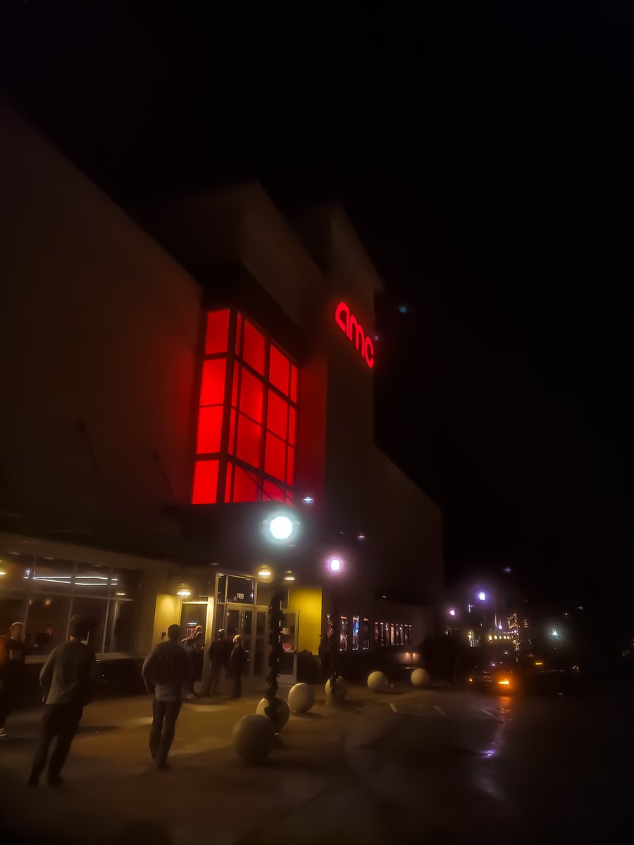 Mitchroyalty1's tweet photo. $AMC #AMC #AMCSTOCK
#SpiderManNoWayHome great movie, great food and the place was packed. #lovethestock https://t.co/3ECCdnPPWN