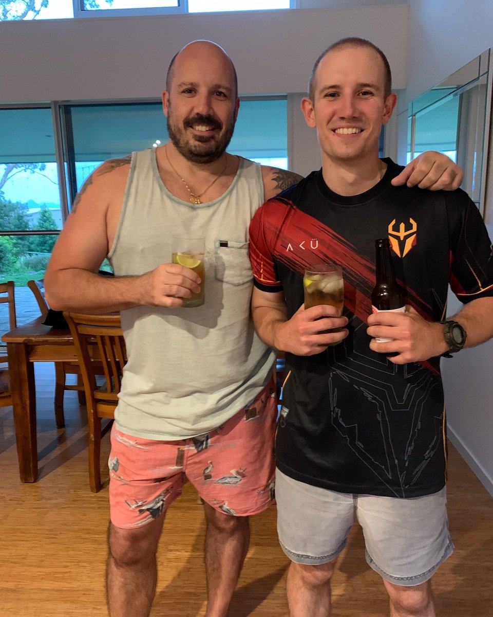 Hey soloq goblins, after a juicy 3 months I'm back from army basic. I'm 14kg lighter as well..so i should be easier to carry xx