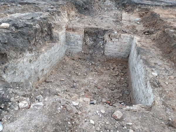 AS_WYAS's tweet photo. Our team have uncovered the structural remains of the post-medieval hall that formerly occupied our site in Wetherby. We also hosted the Wetherby Civic Society for a short tour of the excavation on Thursday. We look forward to having them back in the new year! https://t.co/4netUcH8kD
