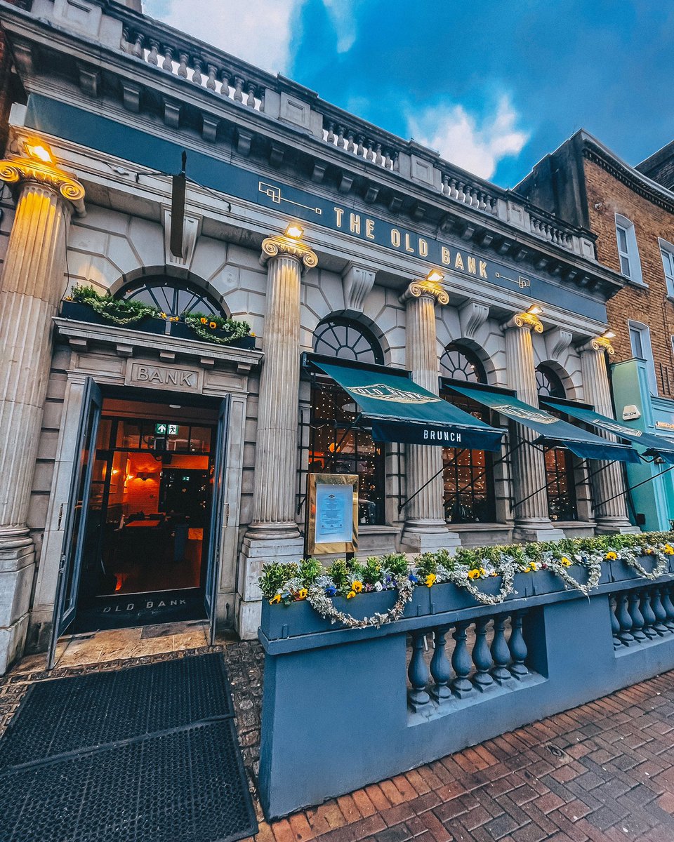 It’s the weekend 🤩

Pop down to our gorgeous bar, grab a table and enjoy a few drinks.

We do ask for your patience during these unprecedented times and that your kind to our team who are here, showing up and doing the best they can for you ❤️