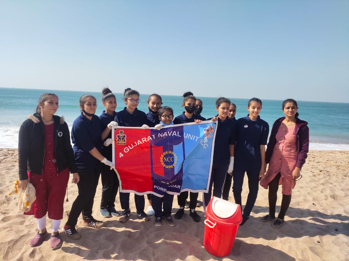 NCC_Dte_Gujarat's tweet photo. #PuneetSagar
Cadets of 4 Guj NU NCC carried out cleaning at Madhavpur Beach. Initiative to raise public awareness &amp; educate street vendors,showing positive results with only sand &amp; sea visible. 7kg plastic waste collected.
@DefencePRO_Guj
@HQ_DG_NCC
@jitu_vaghani
@drajaykumar_ias https://t.co/l5NHbY4u2Z