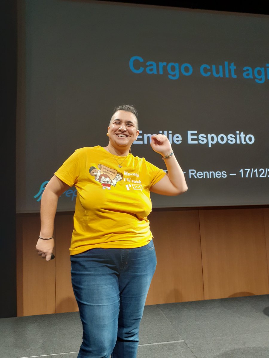 Quand @AurelienMorvant te fait une illustration pour faire un t-shirt de ta conférence et que @EmilieEsposito le porte tu sais que la journée va être très bonne à  #atrennes21