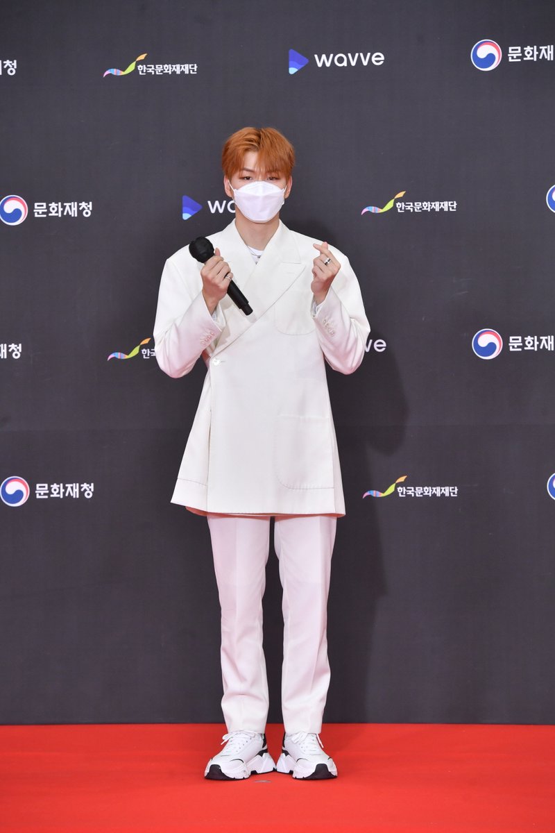 officialclubkbs's tweet photo. 띵동💌
어디서 빛이 나는 것 같은데..?
따끈따끈한 2021 가요대축제 레드카펫 사진을 들고왔어요!✨
이대로 쭉! 본방송까지 같이 달려요💓

2021 KBS 가요대축제
12월 17일 저녁 8시 30분 KBS 2TV

#강다니엘 #KANGDANIEL #가요대축제 #songfestival2021 #KPOP #IDOL https://t.co/CQiWlonMph