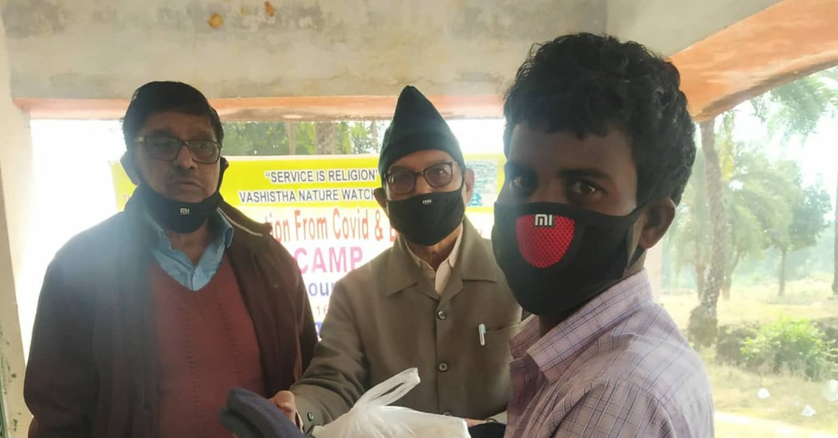 VNWNGO's tweet photo. 16th December: Covid awareness workshop &amp; distribution of mask, blanket etc in poor tribal families of Sarriya village of Mohanpur Block, Dist Deoghar by Vashishtha Nature watch
#vnwngo #Vashisthanaturewatch #vnwfoundations #Jharkhand  #givingback #COVID19 #awareness #Newspaper https://t.co/KxsNxqyguz