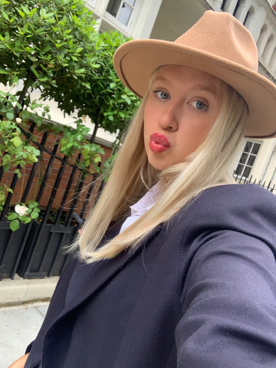 miaraenft's tweet photo. GM everyone 🤍 
You might notice I’m a hat girl 🤠😂 what’s your favourite accessory?! #NFTCommunity #NFTartist https://t.co/r72FvZVKTd