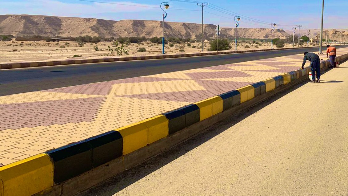 hareqnews's tweet photo. "الدميخي"رئيس بلدية محافظة الحريق؛

نسعى لطلب مشاريع جديدة للمحافظة وجاري العمل على التحول الرقمي وإضافة أقسام جديدة في البلدية وتطوير الخدمات البلدية المقدمة للمواطنين ومهرجان الحمضيات السادس من أوليات إهتماماتنا الآن..
-تفاصيل الحوار على الرابط التالي:
https://t.co/XtkspVVz1Q https://t.co/09A4TWAbhR