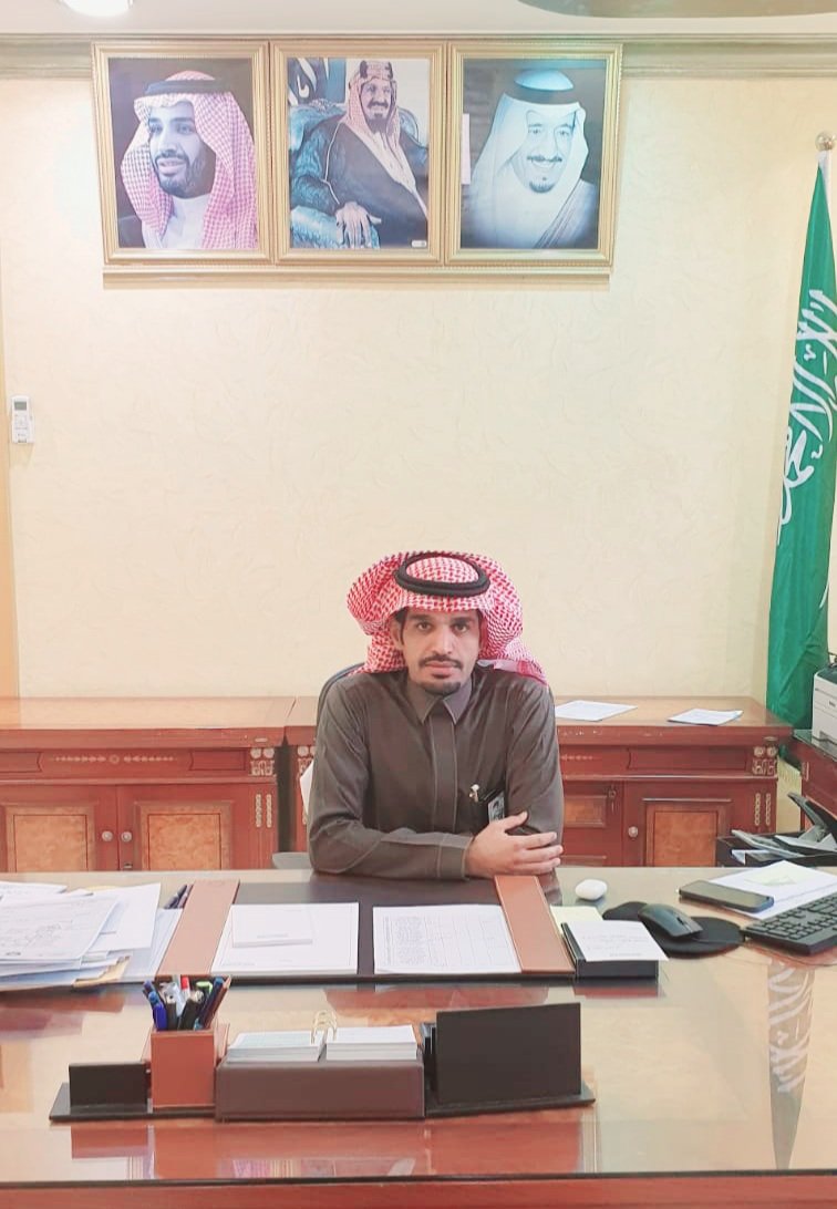 hareqnews's tweet photo. "الدميخي"رئيس بلدية محافظة الحريق؛

نسعى لطلب مشاريع جديدة للمحافظة وجاري العمل على التحول الرقمي وإضافة أقسام جديدة في البلدية وتطوير الخدمات البلدية المقدمة للمواطنين ومهرجان الحمضيات السادس من أوليات إهتماماتنا الآن..
-تفاصيل الحوار على الرابط التالي:
https://t.co/XtkspVVz1Q https://t.co/09A4TWAbhR