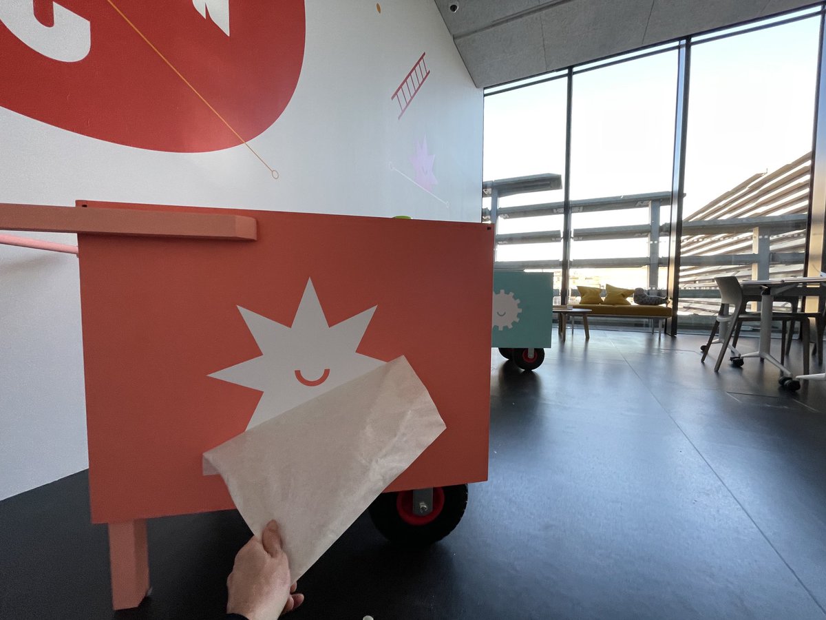 lyallbruce's tweet image. Applying the final touches for #everywheredesign ⁦@VADundee⁩ which opens tomorrow and will allow you to explore the hidden design all around you. vam.ac.uk/dundee/event/3… #ddf21