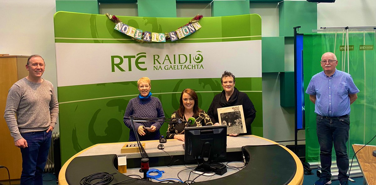 Clár speisialta againn inniu  @RTERnaG 

Tá Maighread agus Tríona Ní Dhomhnaill linn sa stiúideo agus Daithí Sproule linn ar an líne as Minnesota. 

#skarabrae50 @GaelLinn