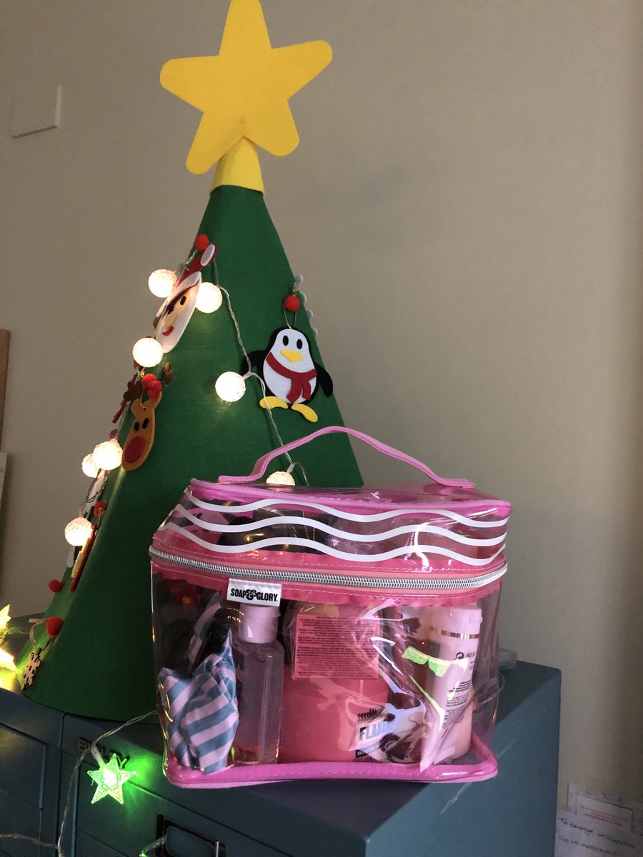 Feeling the festive love and very humbled - what a lovely gesture for Macmillan professionals at LWH from ⁦<a href="/macmillancancer/">Macmillan Cancer Support</a>⁩ ⁦<a href="/LiverpoolWomens/">Liverpool Women's University Hospital</a>⁩ ⁦<a href="/BootsUK/">Boots</a>⁩