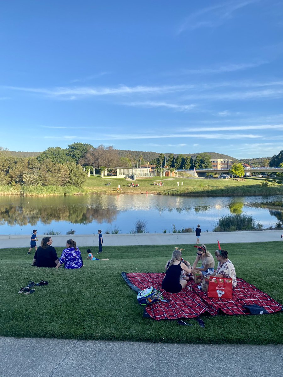 NicholeOverall's tweet image. A very Queanbeyan Christmas 🎄💕
@TimOverall