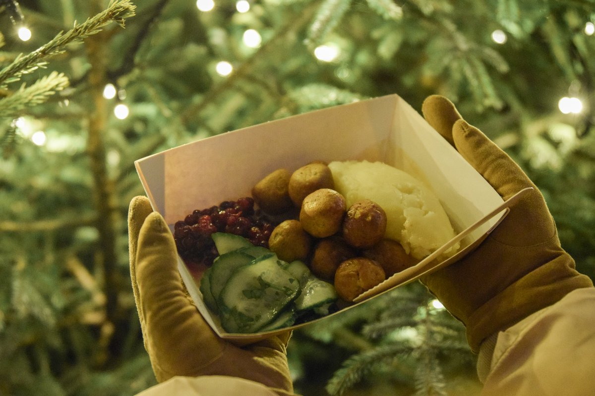 Mycorena_AB's tweet photo. Promyc@magasinsgatan Christmas Special turned out amazing✨
The evening was spent in the spirit of good food, mingle, and Christmas feeling🎄A huge thank you to everyone who joined💚
#promycingfuture #promycatmagasinsgatan #promyc #futurefood #vegan #alternativeprotein https://t.co/4zNbuN3euV