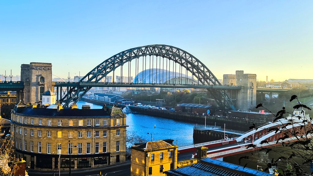 Wishing everyone a beautiful weekend from the #Toon on this crisp &amp; bright winter's morning.<a href="/reyaazm/">Reyaaz</a> @Margnew <a href="/JohnLalitav/">John Wadkin 🌌🐦</a> <a href="/tomrattpoet/">Gordon Thomas Rattray Hannah</a>
<a href="/SeaSkyCraster/">SeaWindowCraster</a>
#SamsungGalaxyPhone