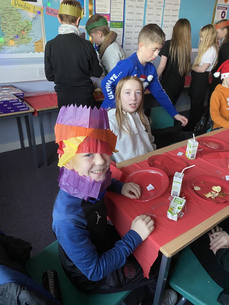 Christmas breakfast! 🌲🥞🥐🍊🍌🧃