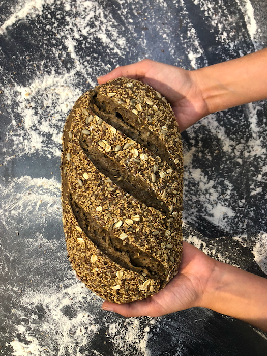 Pan especial de con un profundo aroma a malta tostada y un intenso sabor a cereales #PanAlemán #Largafermentación #MasaMadreActiva