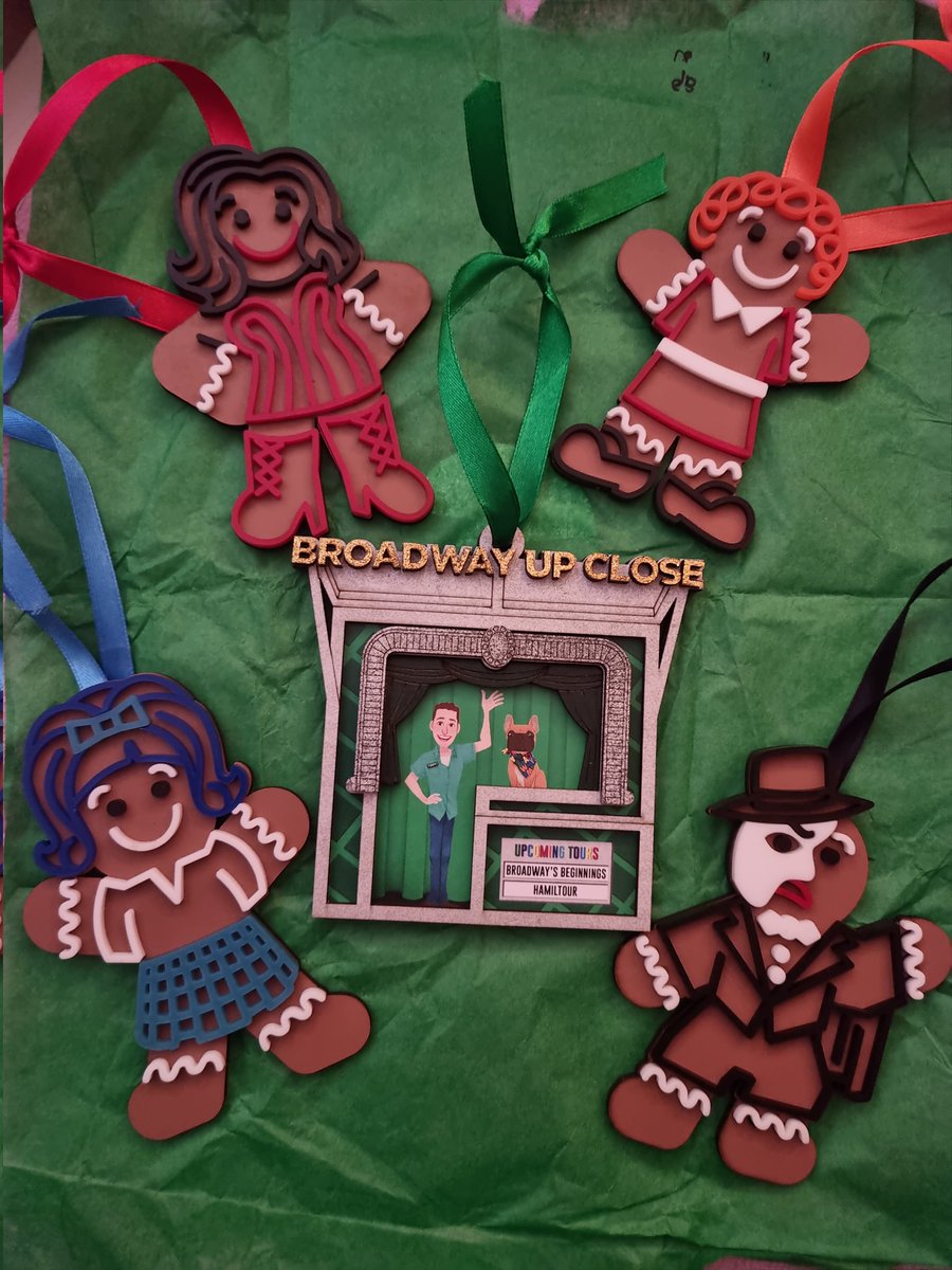 Now that the ones I've gifted have been received, I can share a photo of my new favourite Christmas decorations! 
Musical Theatre Christmas dream!!
<a href="/BroadwayUpClose/">BroadwayUpClose</a>
💚💚💚