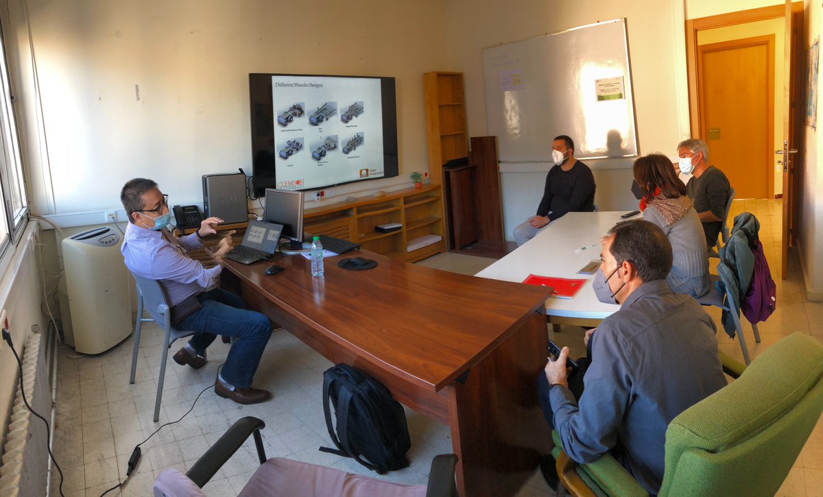 tec4agro's tweet photo. A fascinating week with the visit to ICA@CSIC and @INIA_es of our collaborator Dr. Joe Maja from @ClemsonUniv, who showed us his advances in intelligent agritronics devices https://t.co/PffXUR7Qoc, with applications to our current projects #smartweeding and @Dati2021 https://t.co/A90MxWUVo9