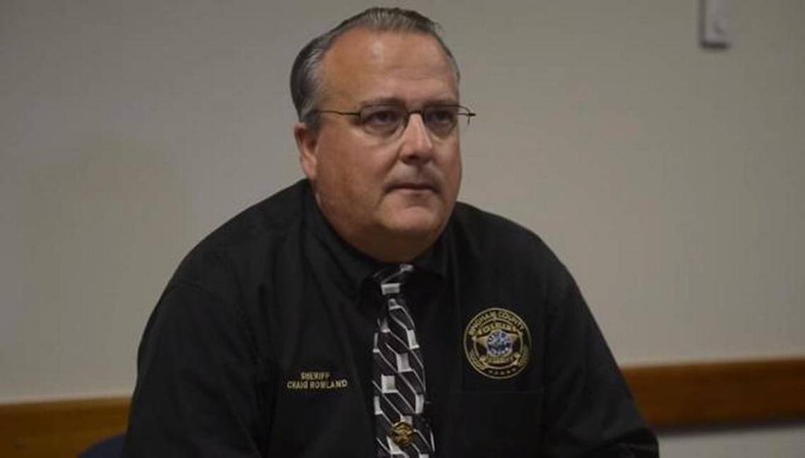 TomthunkitsMind's tweet photo. A sheriff in Idaho pulled a gun on a group of 7 girls, ages 12 to 16, then he dragged their chaperone by the hair,  &amp; threatened to execute her. Craig Rowland is charged with aggravated assault, aggravated battery, &amp; the exhibition of a deadly weapon. 
https://t.co/Ips00Zk0hE 03