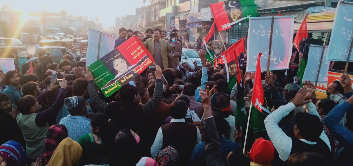 Rana11intazar's tweet photo. پاکستان پیپلزپارٹی ڈسٹرکٹ بہاولنگر کی جانب سے گیس بندش کے خلاف احتجاجی مظاہرہ کیا گیا https://t.co/iHyYMuHKJ2