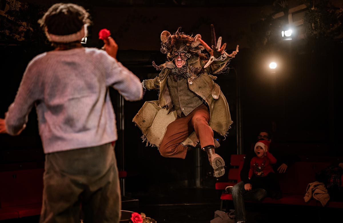 ★★★★ Review: Beauty and the Beast – Daniel Bye’s playful take on a Christmas staple makes the most of a studio space at <a href="/TheDukesTheatre/">The Dukes Lancaster</a>  bit.ly/3yyC0tC