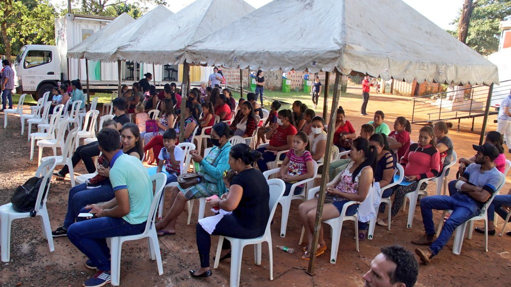 Sinafocal's tweet photo. 📸 El @Sinafocal está presente con un stand en la jornada de ‘Ciudad Mujer Móvil, de la Gente’ que acerca los servicios de las instituciones del Estado. La actividad se extenderá hasta las 13hs y se desarrolla en el tinglado municipal de la localidad de #Tavapy, de #AltoParaná. https://t.co/c4GnrFW5IG