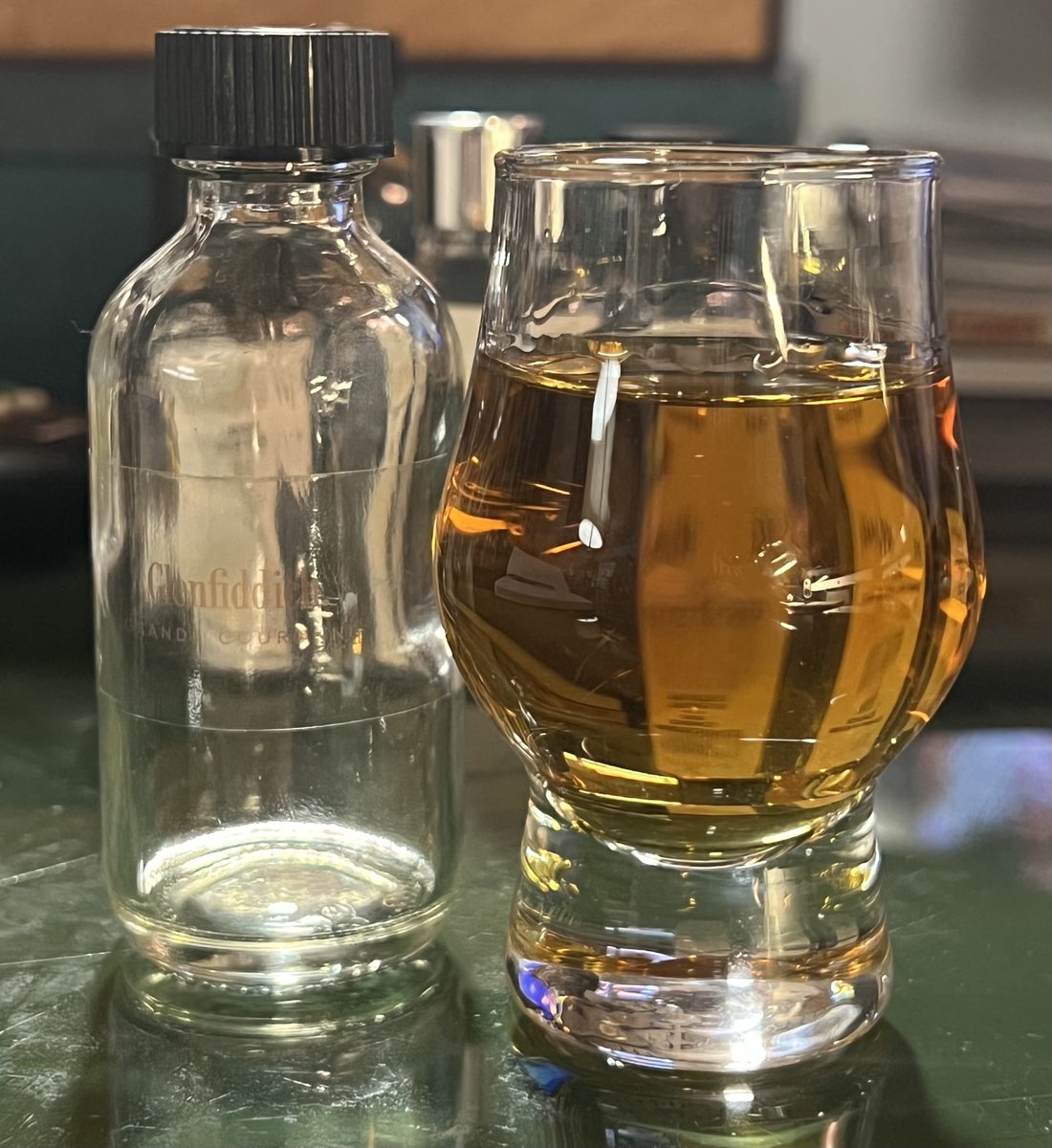 whiskycast's tweet photo. Moving on now...tasting the @Glenfiddich Grand Couronne 26-year-old single malt finished in Cognac casks. #LastDram of 2021 still TBD... ;) https://t.co/rbQVrqdXZJ