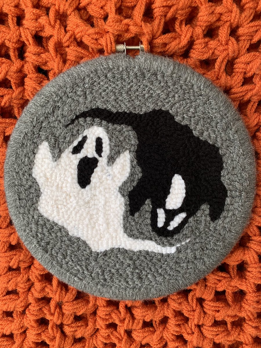 punchdrunkjung's tweet photo. Hi, I’m Jes and I make yarn art via punch needle. https://t.co/U5p9ecF3Sn