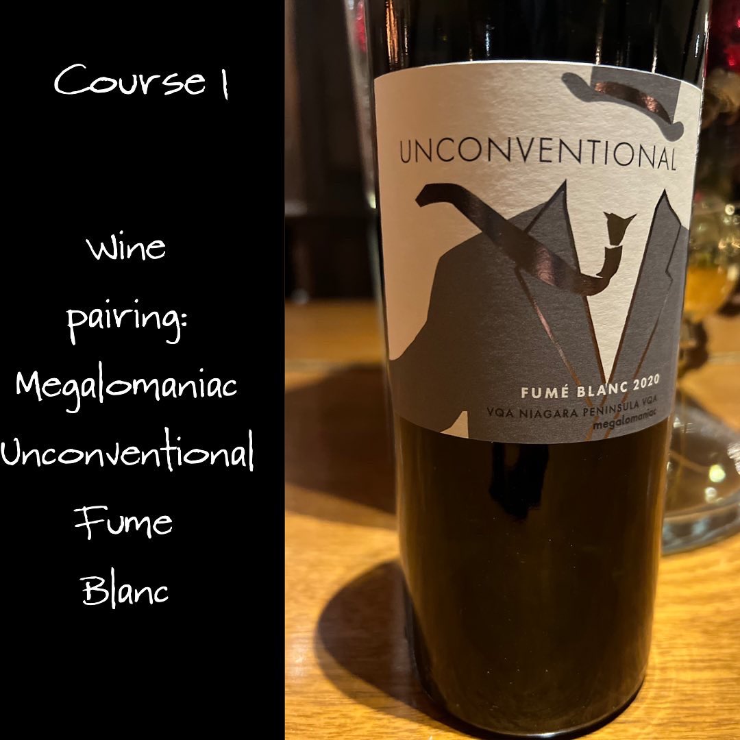 ElmhirstsResort's tweet photo. Our 3 course #NYE winemakers dinner WOWS🥂 Wine pairings @MegalomaniacJHC #FeastON #FarmtoTable #Goresorting #hospitalitystrong #rediscoveron #thekawarthas #elmhirsteat #HappyNewYear 💫 https://t.co/phUfSyHHrY